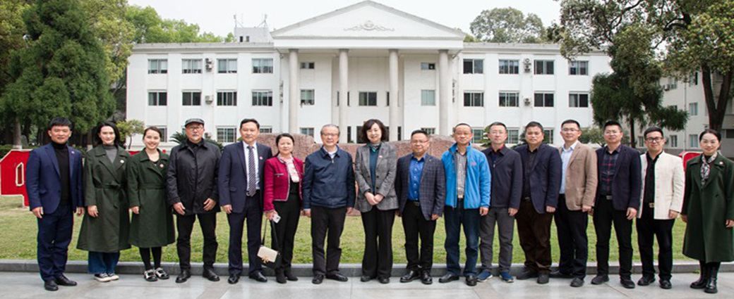 川大betvictro伟德app下载学院晏世经校长一行参加省社科普及基地建设交流会