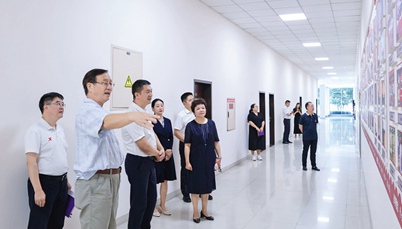 眉山市委常委、宣传部部长沙万强来校看望慰问我校专家教授
